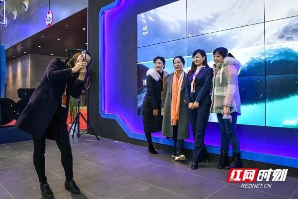 XR|组图丨5G+XR、虚拟现实……快来看这场窥见未来的展