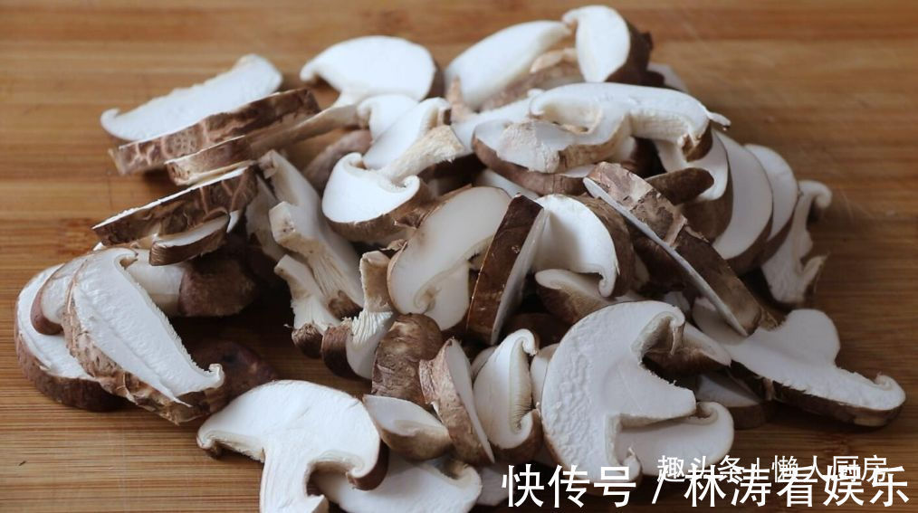 爽口|香菇别光炒着吃，教你做凉拌香菇，爽口不油腻