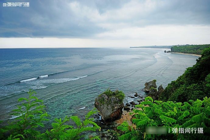 雪山|巴厘岛“壮美海景”，悬崖险峻，海浪滔天，还流传着感人爱情故事