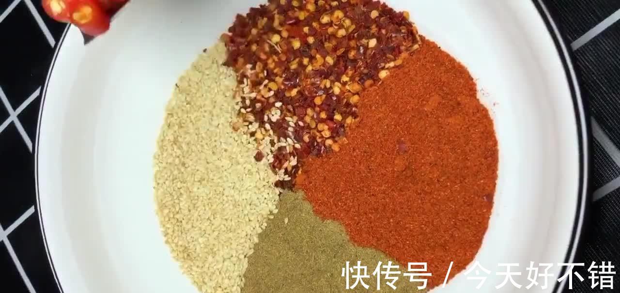 万能蘸料的做法，从四川厨师哪里得到的配方，做法简单特别实用！