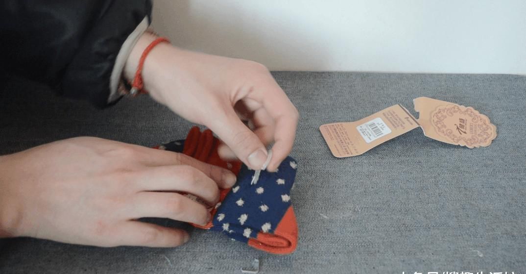 原来袜子上的挂钩还有这个妙用, 看到的人没有一个不夸好的