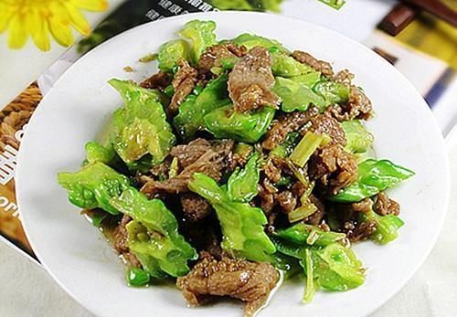 天生一对|苦瓜和此物天生一对,每天炒一盘,清热解毒,排出毒素,越吃越瘦