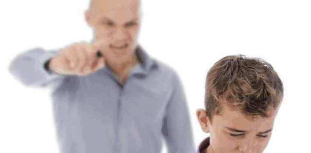 海马体|孩子挨打后,有以下几种反应,说明身心已受到伤害,父母该停手了