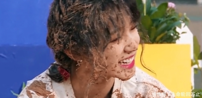 宋雨琦|奔跑吧9:宋雨琦回归,用枕头打baby的脸,而她用胳膊挡有争议