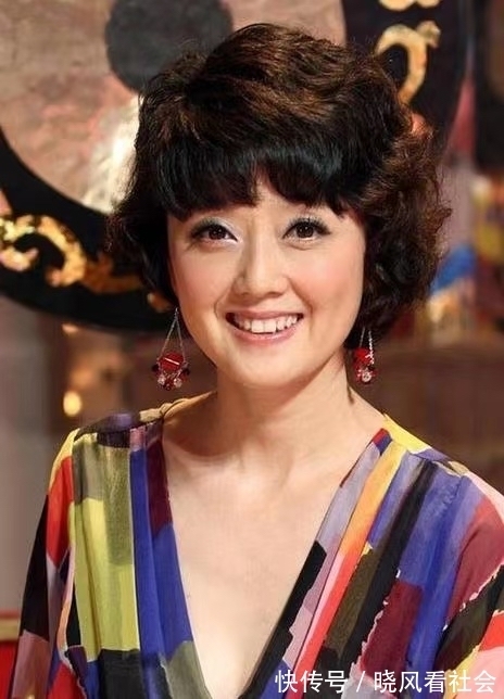 號稱紅娘專業(yè)戶的主持人倪琳,原來穿上婚紗也很漂亮