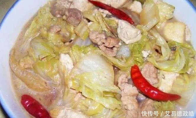 雪乡|雪乡又开始敛财？一碗白菜炖肉要60元，游客：跟抢钱一样