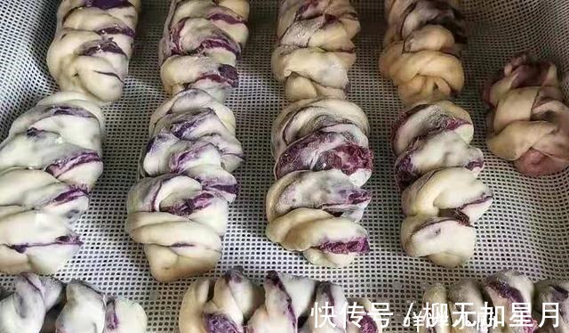 咩咩|大暑天做馒头再合适不过了，香甜宣软的紫薯馒头吃起来，营养美味！