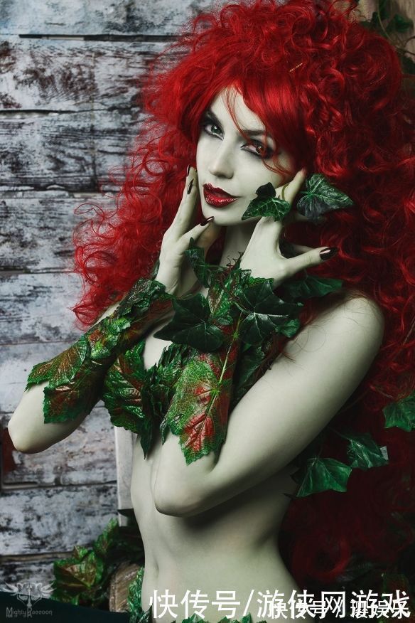 h腿控福利!俄妹COS小丑女:精分哈莉·奎茵的种种蜕变