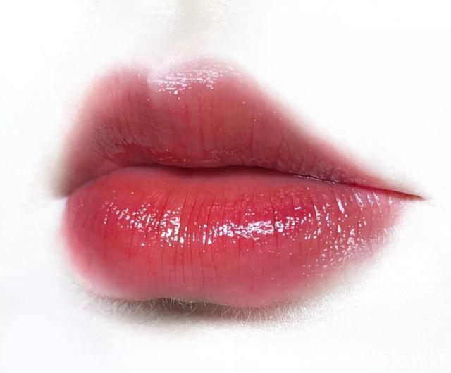 大街|黄皮别再涂999了,红色调都烂大街了,经典的橘调显白色是这4只!