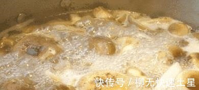 煮汤盐放多了,千万别加水,教你一招,盐味立马减少汤味更鲜!