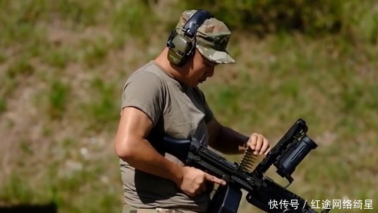 m16a4|论突击步枪的全自动模式是否合理？和三连发步枪相比有什么优点？