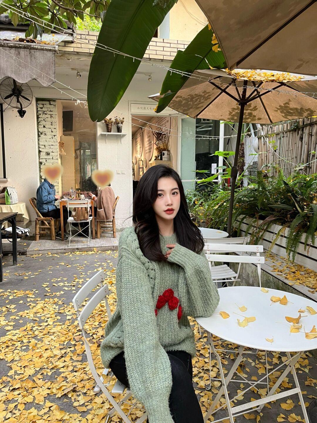 莫兰迪|这才是熟女该有的“毛衣”搭配,建议借鉴4个实用款,真美