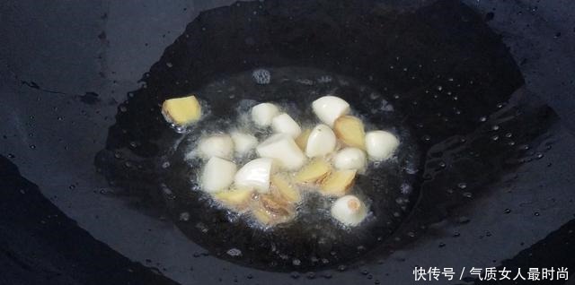 猪肉|焖猪肉的简单做法,这样做的猪肉又好吃又好看,很美味的家常菜