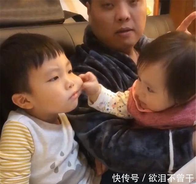 孩子|孕妈生下双胞胎后,突然大喊“等一下”,医生检查后发现意外之喜