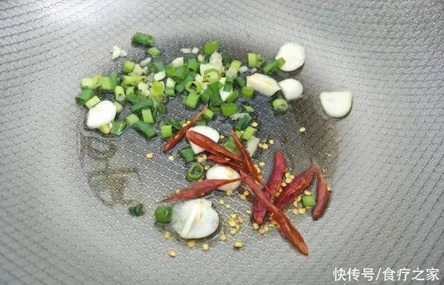土豆这样做比肉还香，开胃又下饭，味道好极了!