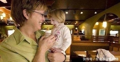 姑娘|14年过去,出生时不足1斤的“拇指姑娘”现状如何网友太惊人