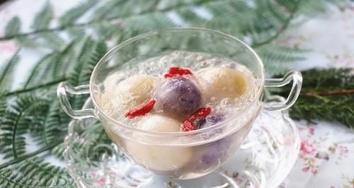 这样做的汤圆表皮清透，口感Q弹，还能美肤润燥，元宵节就吃它