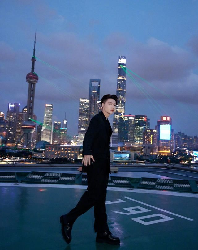 原来张艺兴只是艺名？得知真实名字后，网友：幸好改名了