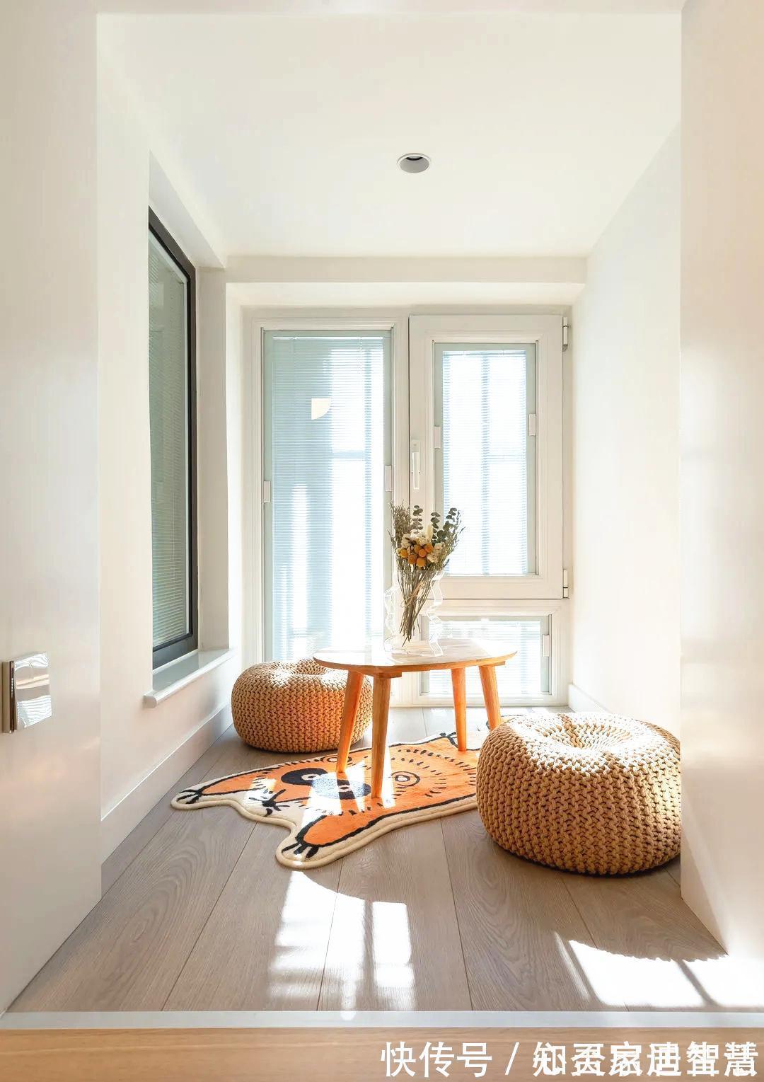 收纳|80㎡奇葩两房半户型,餐厨融合打造吧台当餐桌,主卧挤出衣帽间