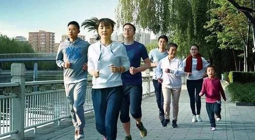  平时|女人爱美常吃3种食物，平时常吃些，美容养颜，排毒清肠胃