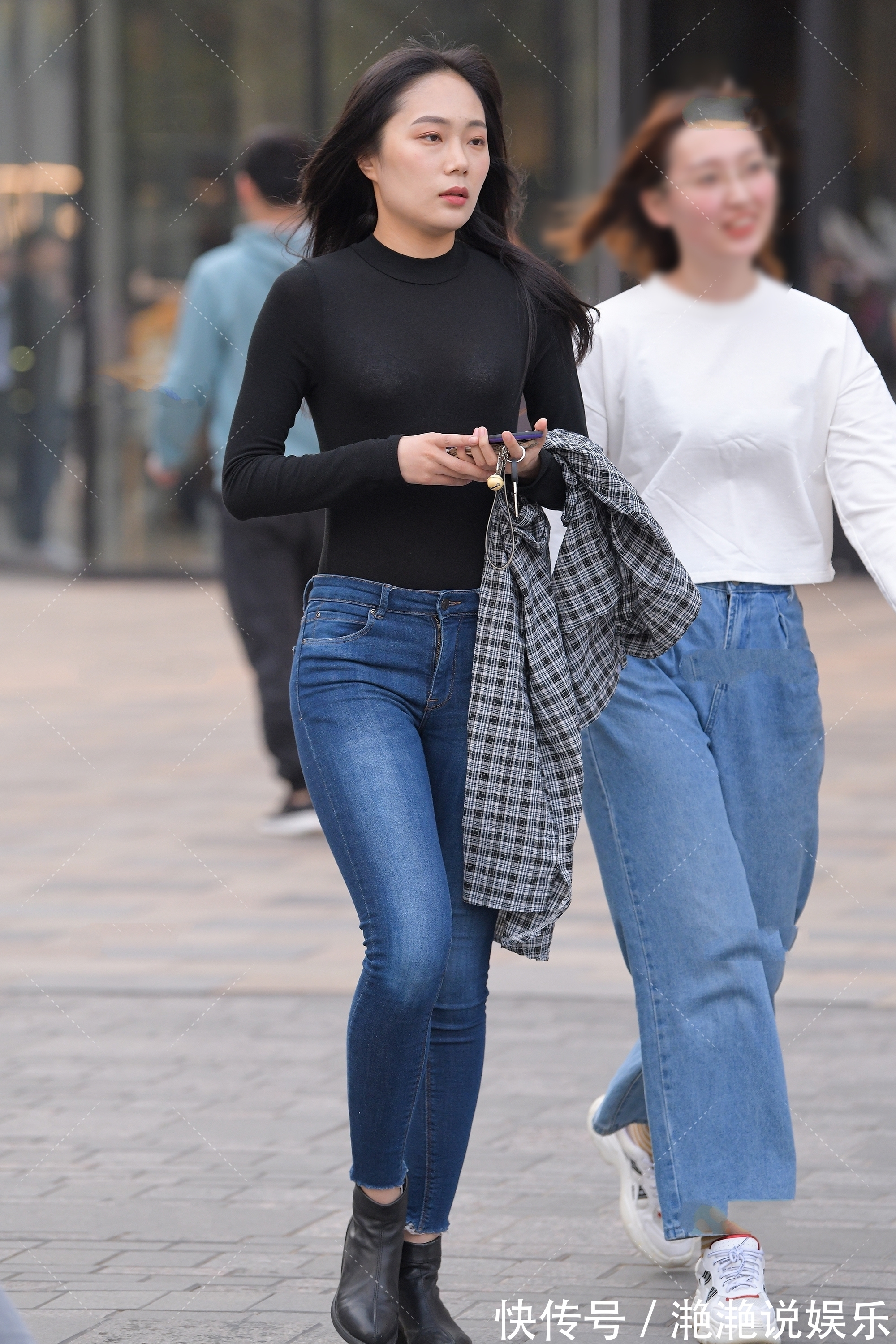 姑娘 黑色修身莫代尔长袖,显瘦又显高,气质超群