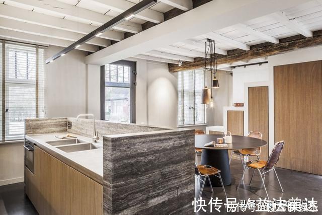 房屋|翻新过后的农舍房屋,从黑暗到安静舒适彻底转变