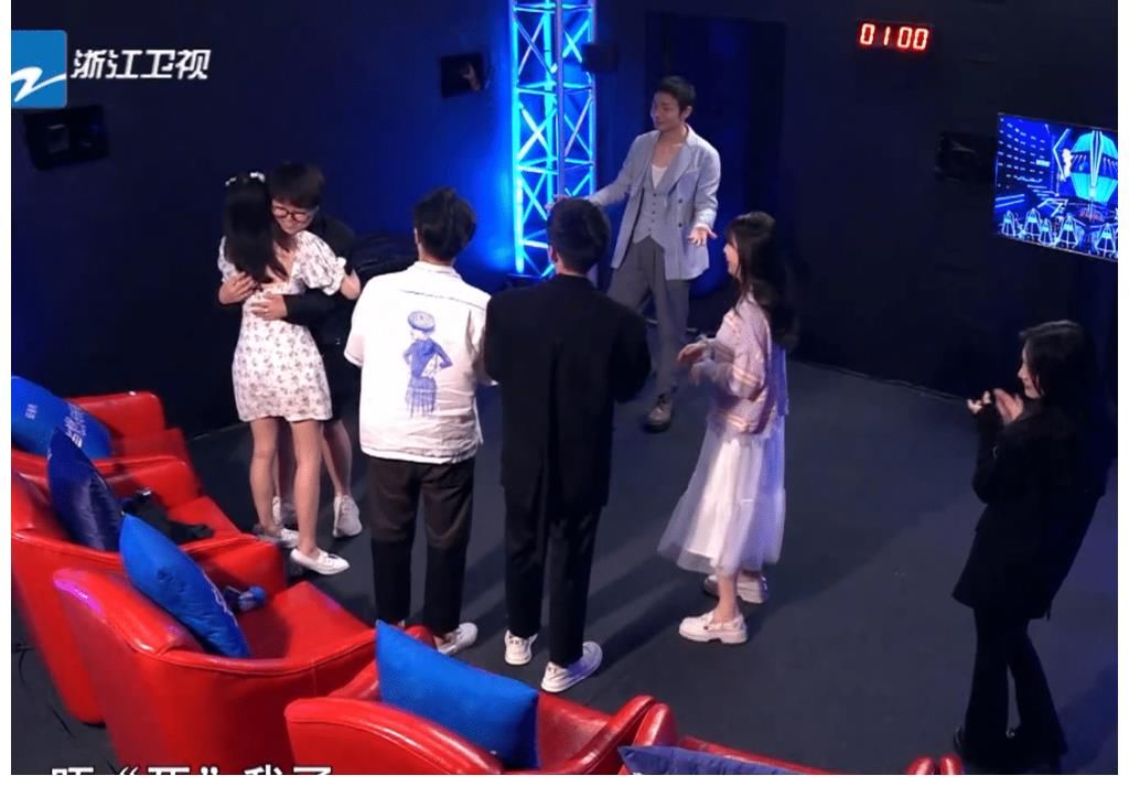 王靖雯|中國好聲音：王靖雯大比分戰(zhàn)勝鐵柯楠，李榮浩這一次選對了人