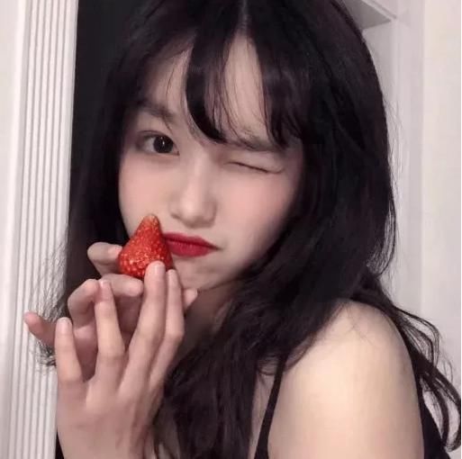 青春期女生想“变白”牢记文中三件事，迟早能逆袭“牛奶肌”