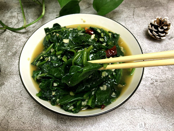 炒木耳菜|它是蔬菜界的“榴莲”，味道怪怪的，一吃就上瘾，清脆滑嫩特好吃