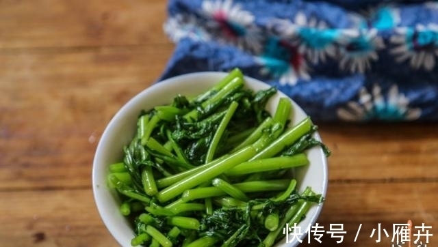 万物生长|好多人炒这菜放蒜又放葱，甚至加鸡精，大错特错，放这个炒才好吃