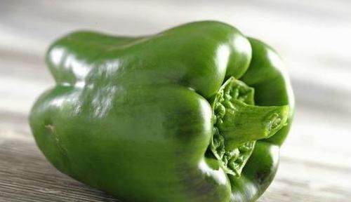 买青椒时,如何区分辣的和不辣的教你几招,以后别再选错了
