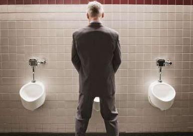 有些人|有人喝水马上就尿，有人喝水很多，却很少去厕所，哪种更健康？