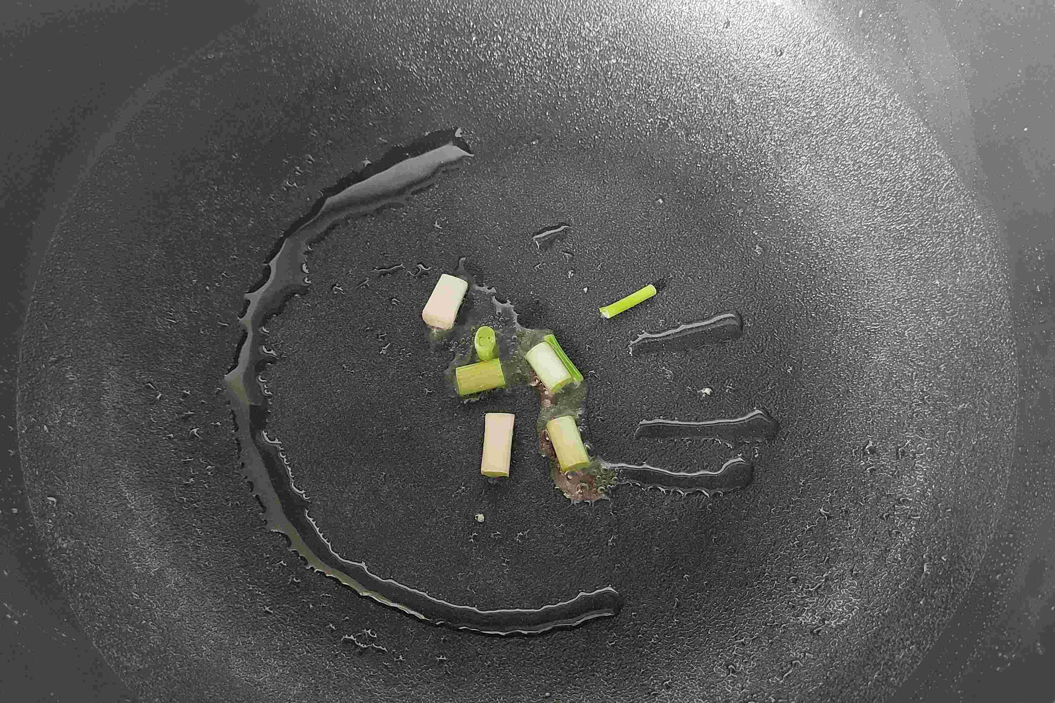 鸡蛋和它一起炒，清热去火，改善口臭，睡眠也好了，早吃早受益