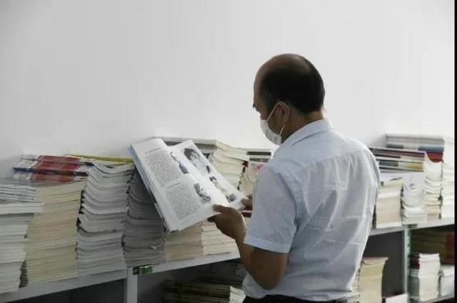 长假@江苏洪泽:图书馆里乐享书香长假