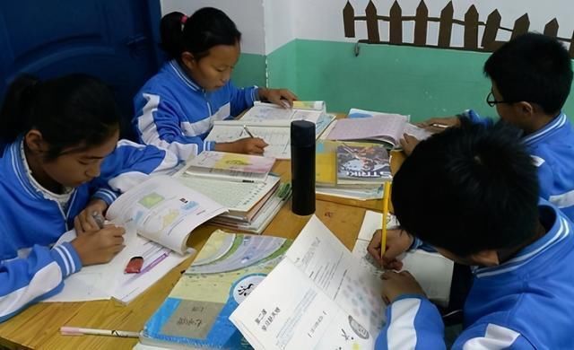 这位小学生的笔记,堪比“摩斯密码”,网友:够专家研究一辈子