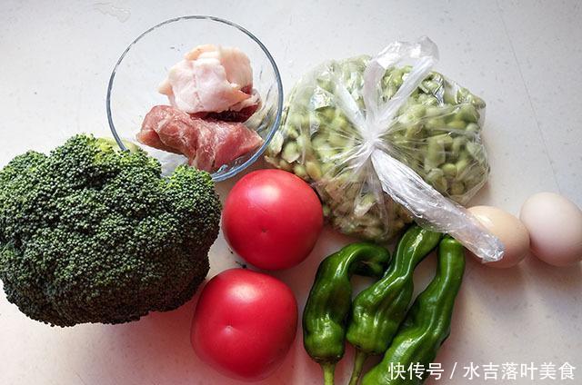 二人|母子二人现做午餐,20分钟做了2菜一汤,好吃又营养,一顿全吃光