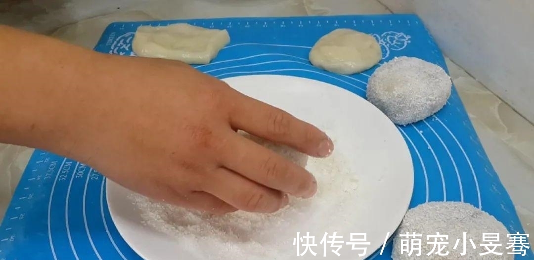 面团|糯米粉这样做才简单,加半碗红豆,软糯又香甜,比吃蛋糕还舒服