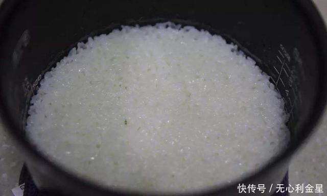 口感|蒸米饭不要只懂加水,牢记2个技巧,蒸出的米饭更好吃,特别实用