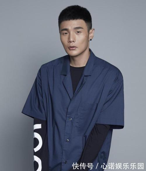 按钮|《中国好声音》闹大乌龙,参赛者还没开口,李荣浩就已转过身!