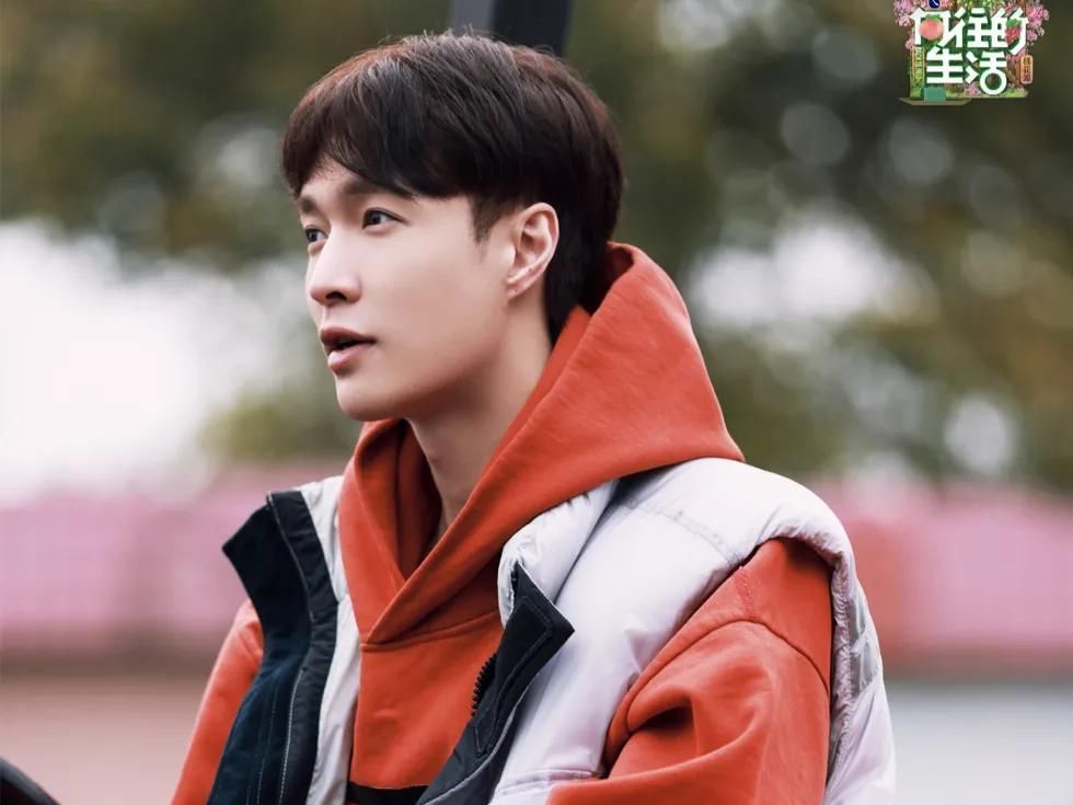 張藝興破相,到蘑菇屋第一天就受傷,節(jié)目組卻不敢公開(kāi)受傷過(guò)程