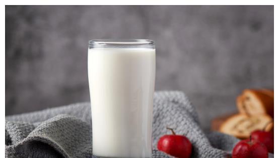 阿贝|13岁女孩168厘米,医生:3物或是身高“加速剂”,别不舍得