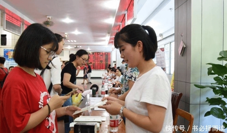 就业|大部分专科生放弃“专升本”机会，选择就业，背后原因扎心又现实