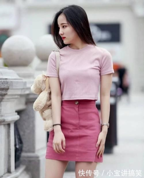微胖 美女模特:休闲时尚的微胖小姐姐,短T搭配A字裙,尽显独特的魅力