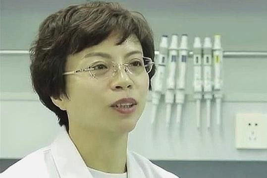 位父亲|双胞胎出生,同一个妈却有两个爹,医生:几率比中彩票还低