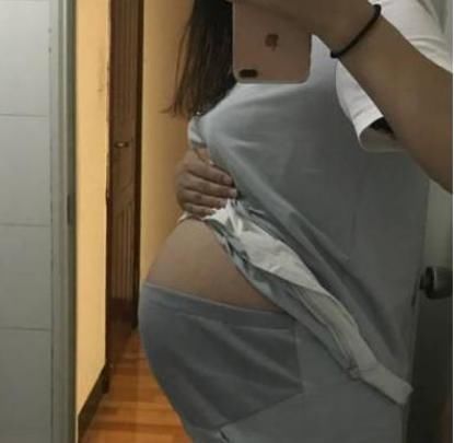 产检|女子怀孕11个月还不生，医生强行剖腹产，看到孩子后全家哭成一团