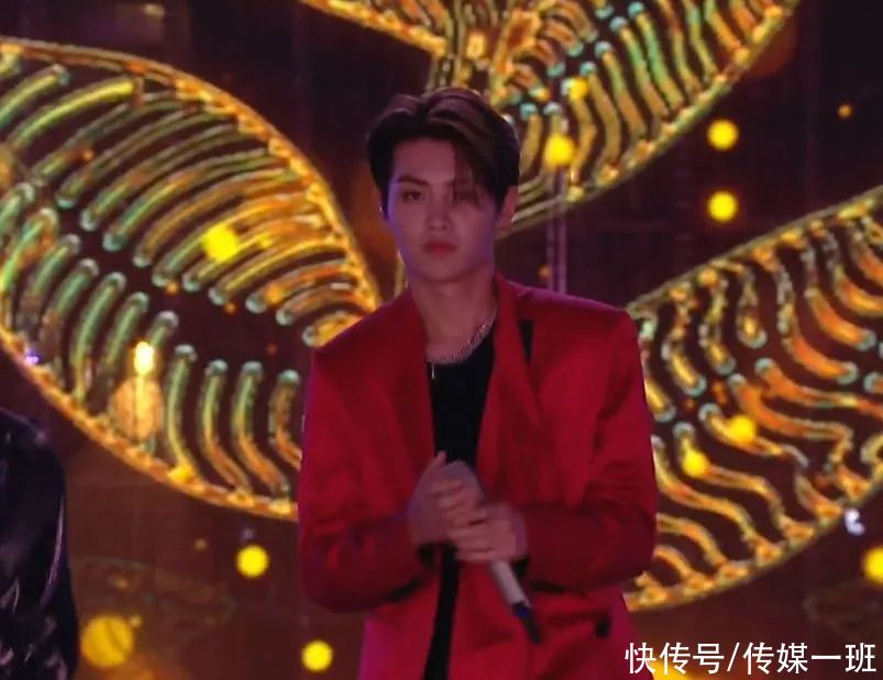 灾难|新潮好物夜晚会再现打光灾难,THE9妆容奇怪,黄明昊脸色暗淡