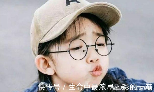 台布|婴儿会懂得如果伸开脚，即便碰不到玩具，也会靠得近些的道理