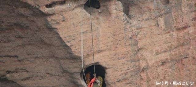 龙虎山发现悬棺,我考古人员用一招攀登上山崖,并在棺中发现秘密