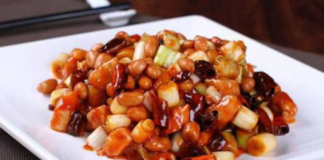 美食推荐煎汁羊排，大盘猪脚，胡萝卜炒海带丝，宫保鸡的做法