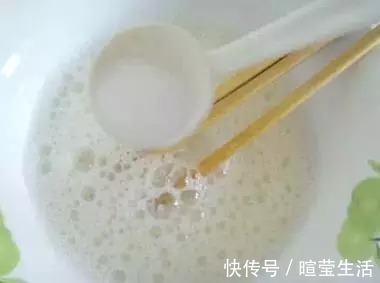 用电饭锅做蛋糕原来这么简单！保存好，做给家人吃！